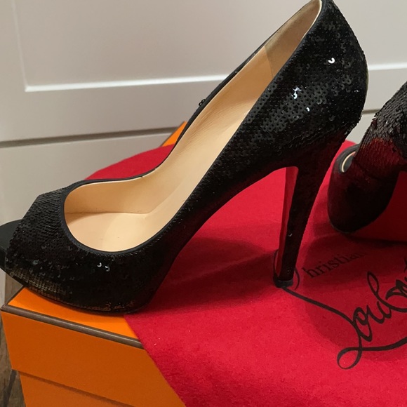 🛑🛑🛑SOLD🛑🛑🛑Christian Louboutin Very Prive Black Sequins pump - Picture 6 of 13